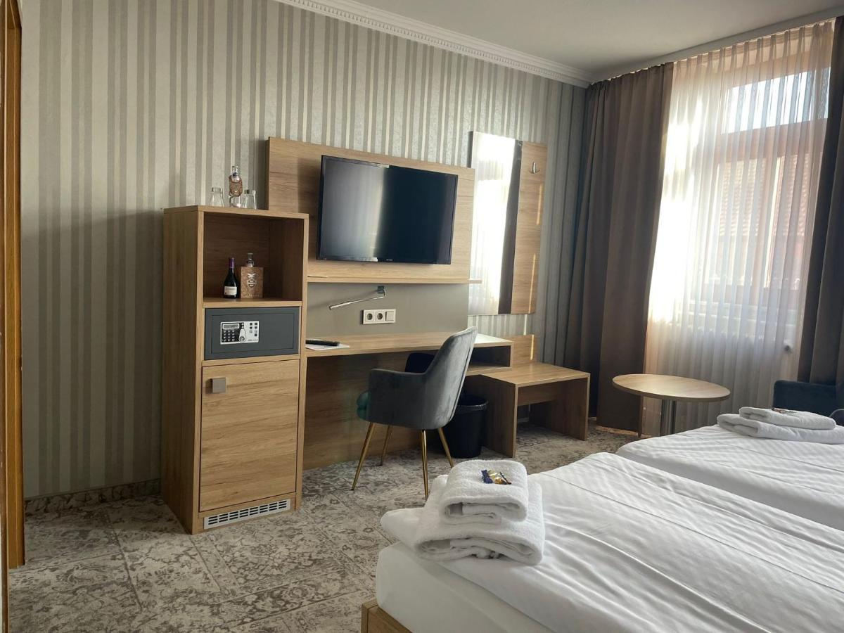 Hotel Schwarzer Adler Tangermünde المظهر الخارجي الصورة