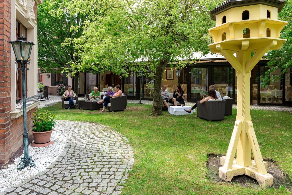 Hotel Schwarzer Adler Tangermünde المظهر الخارجي الصورة