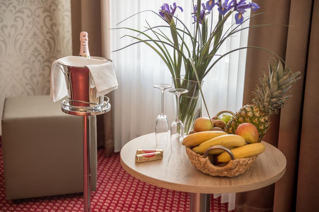Hotel Schwarzer Adler Tangermünde المظهر الخارجي الصورة