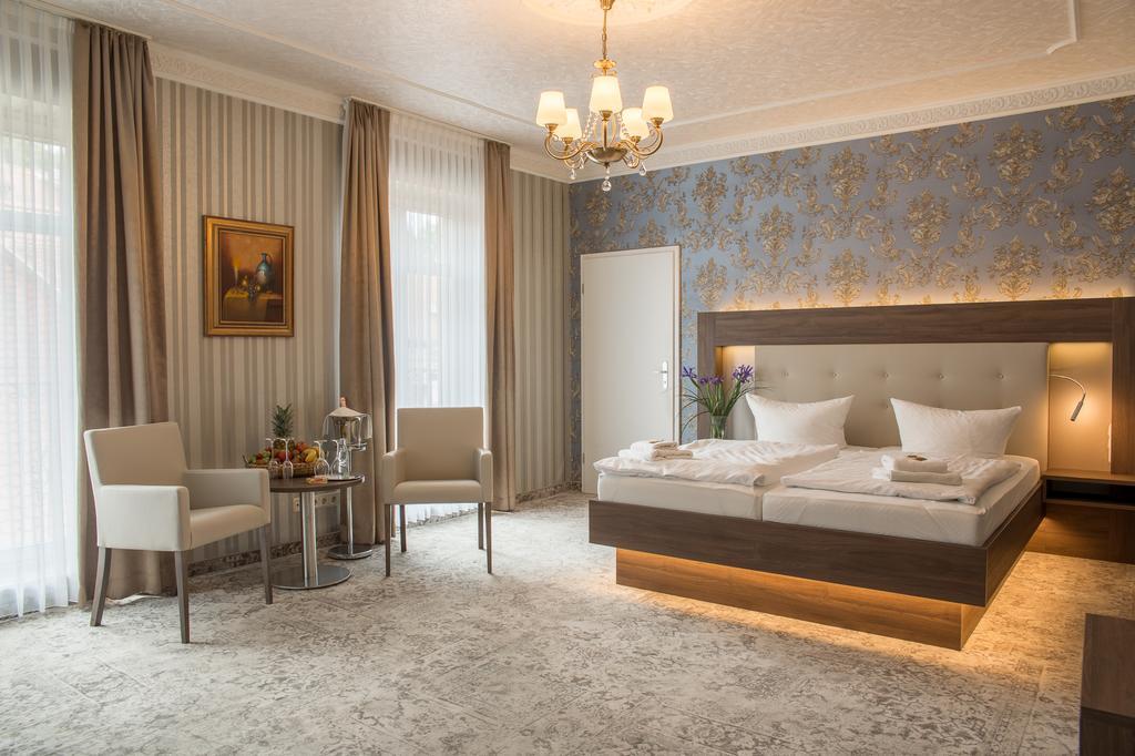 Hotel Schwarzer Adler Tangermünde المظهر الخارجي الصورة